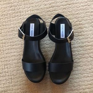 steve madden recover sandals